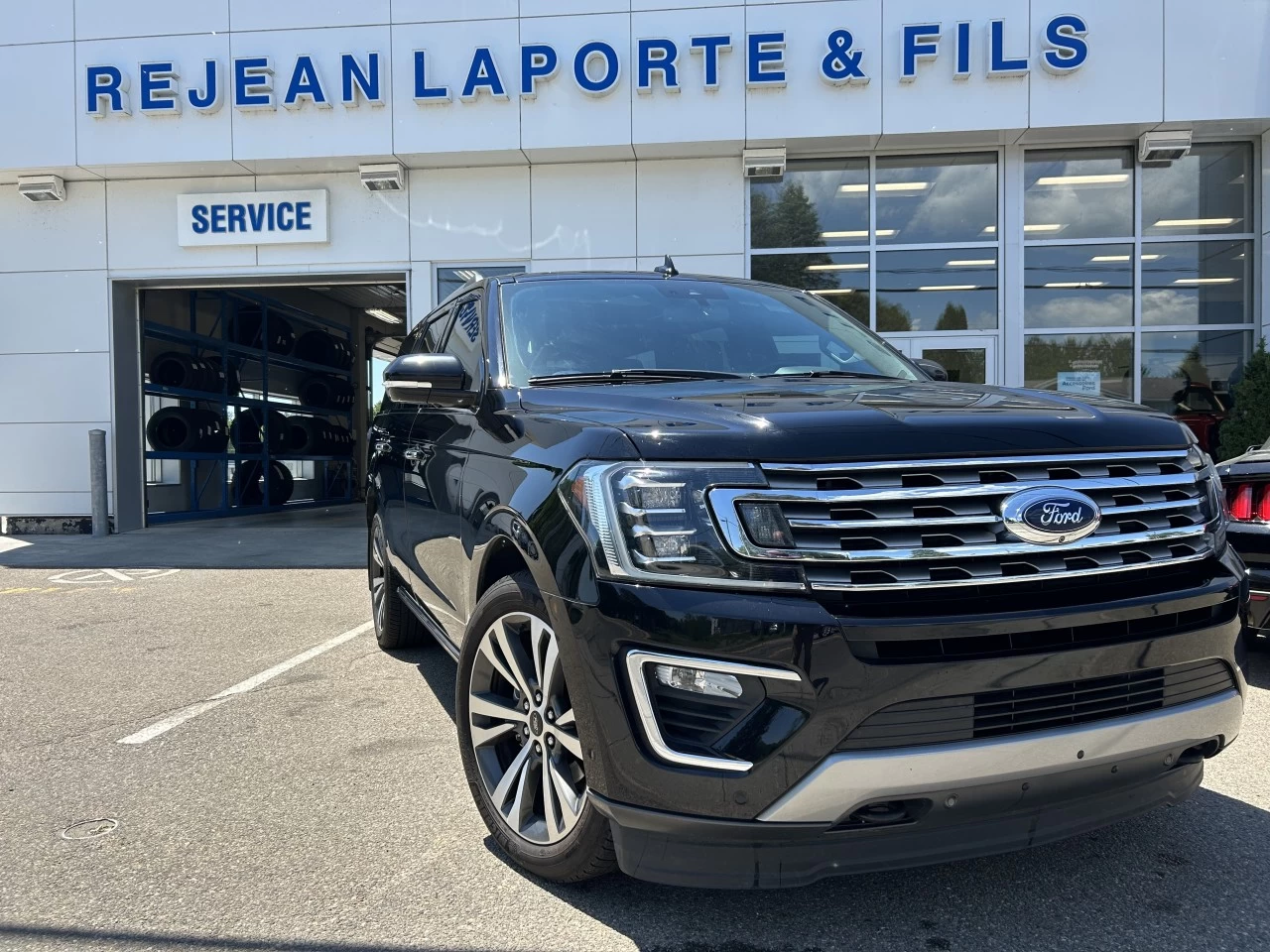 2020 Ford Expedition Limited Main Image