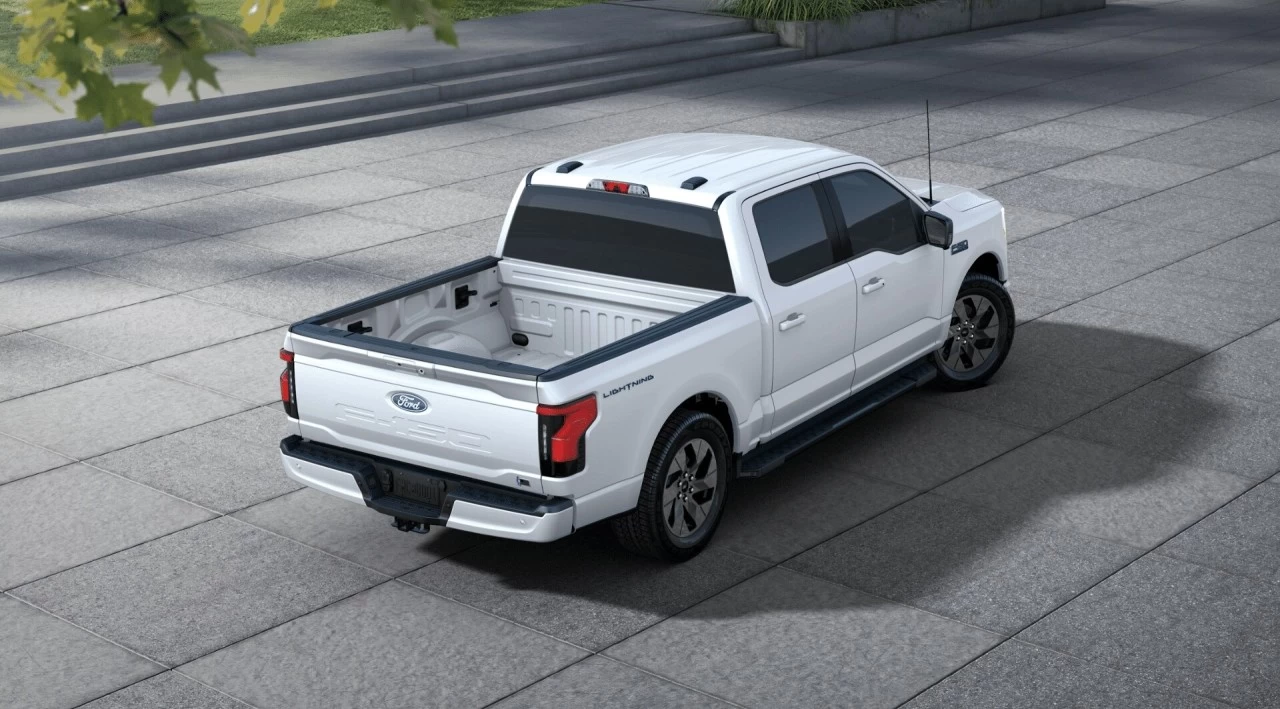 2024 Ford F-150 Lightning FLASH https://www.st-norbertford.com/resize/b990ff35b810a3abc0cc817b2ca24889-1