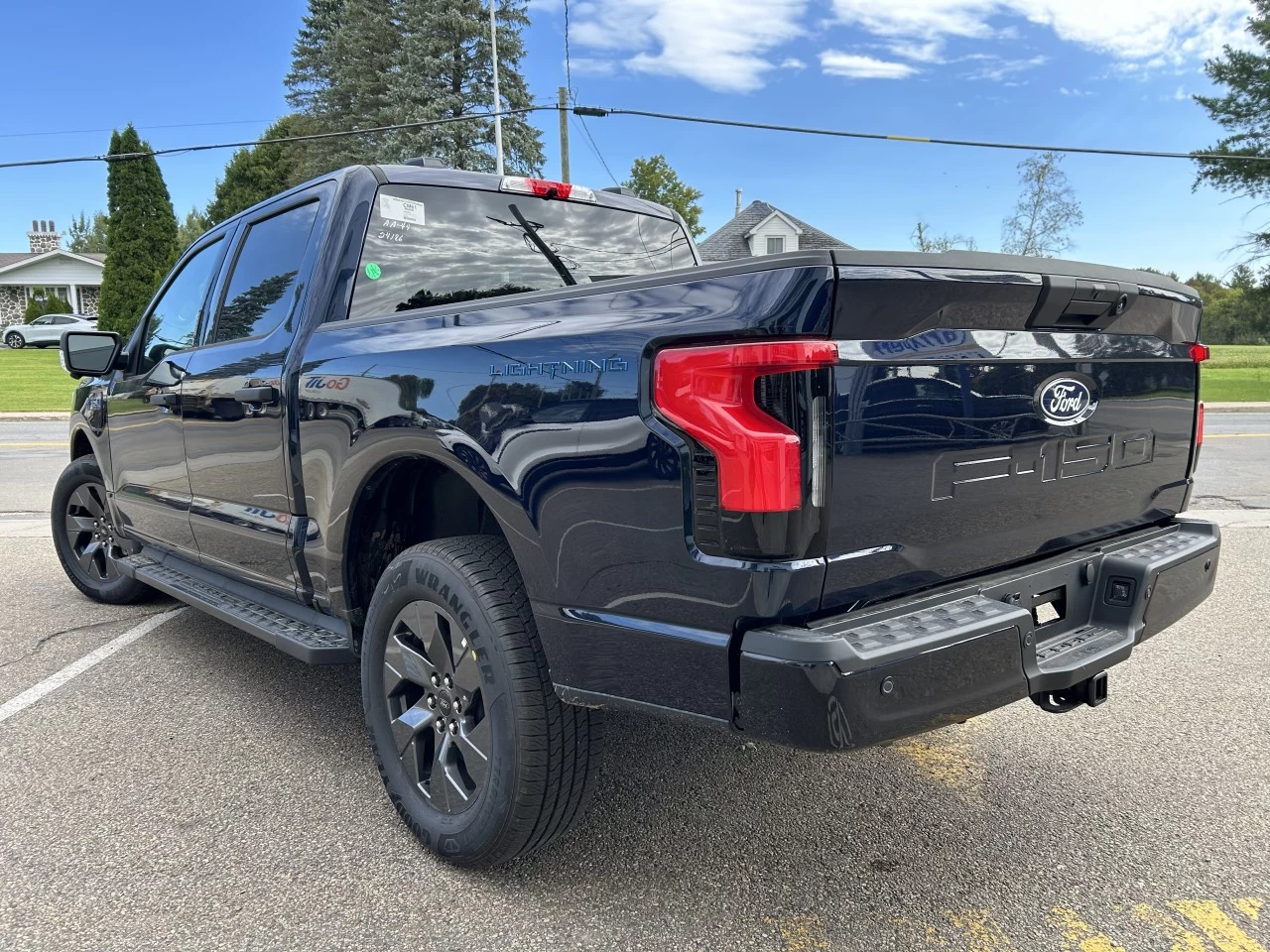 2024 Ford F-150 Lightning XLT https://www.st-norbertford.com/resize/b990ff35b810a3abc0cc817b2ca24889-1