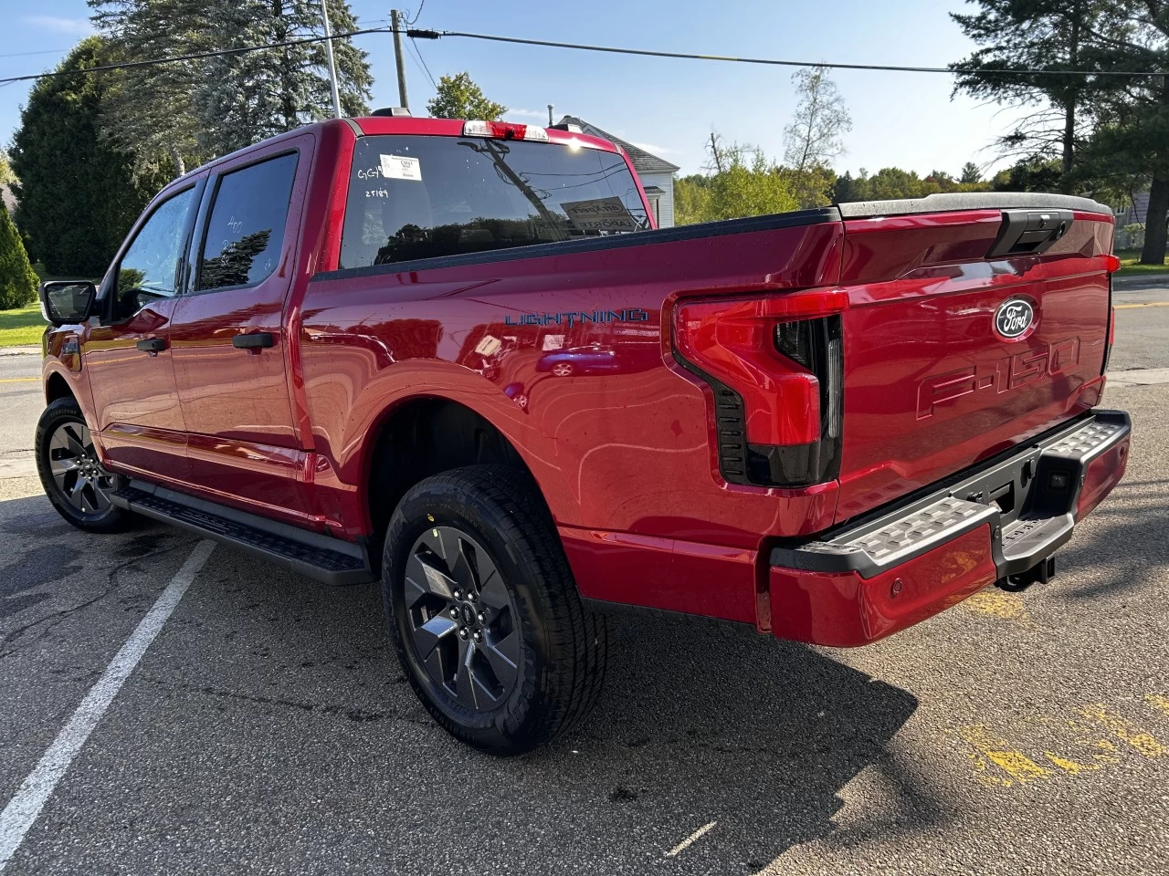 2024 Ford F-150 Lightning XLT https://www.st-norbertford.com/resize/b990ff35b810a3abc0cc817b2ca24889-1