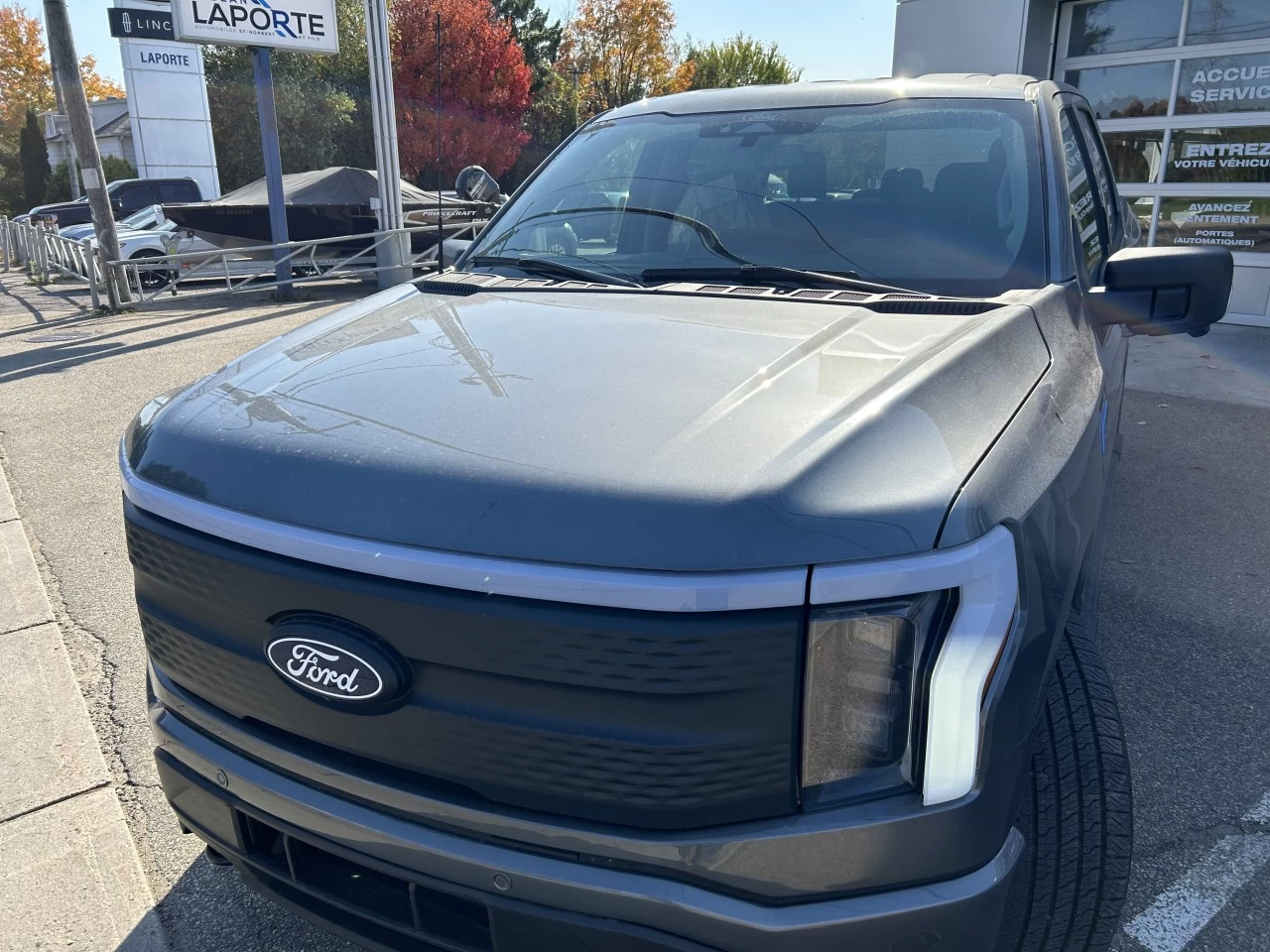 2024 Ford F-150 Lightning FLASH 4X4 https://www.st-norbertford.com/resize/b990ff35b810a3abc0cc817b2ca24889-1