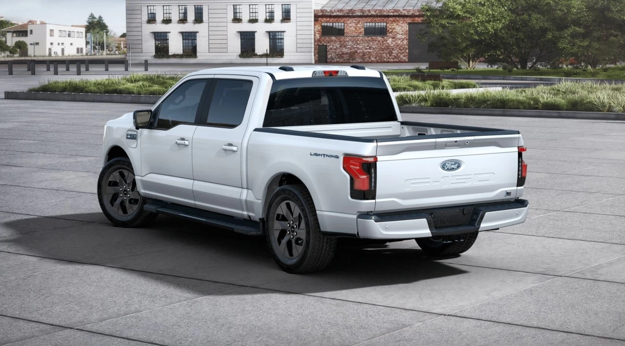 2024 Ford F-150 Lightning FLASH https://www.st-norbertford.com/resize/b990ff35b810a3abc0cc817b2ca24889-1