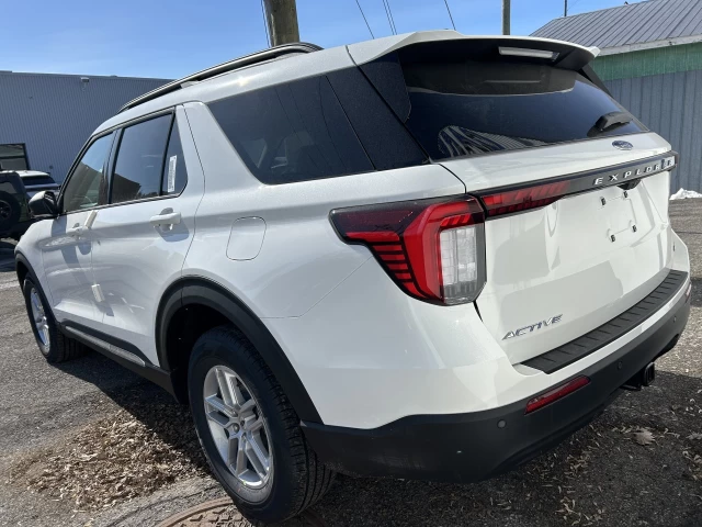 Ford Explorer Active 2025