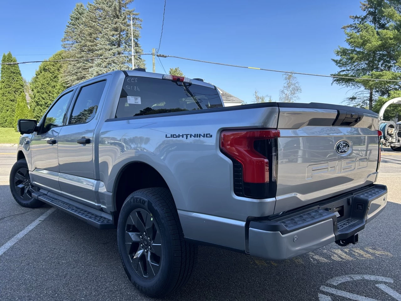 2024 Ford F-150 Lightning XLT 4x4 Image principale