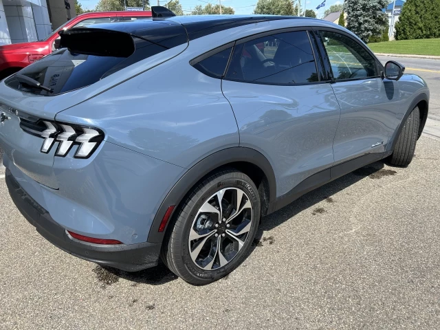 Ford Mustang Mach-E Select AWD 2024