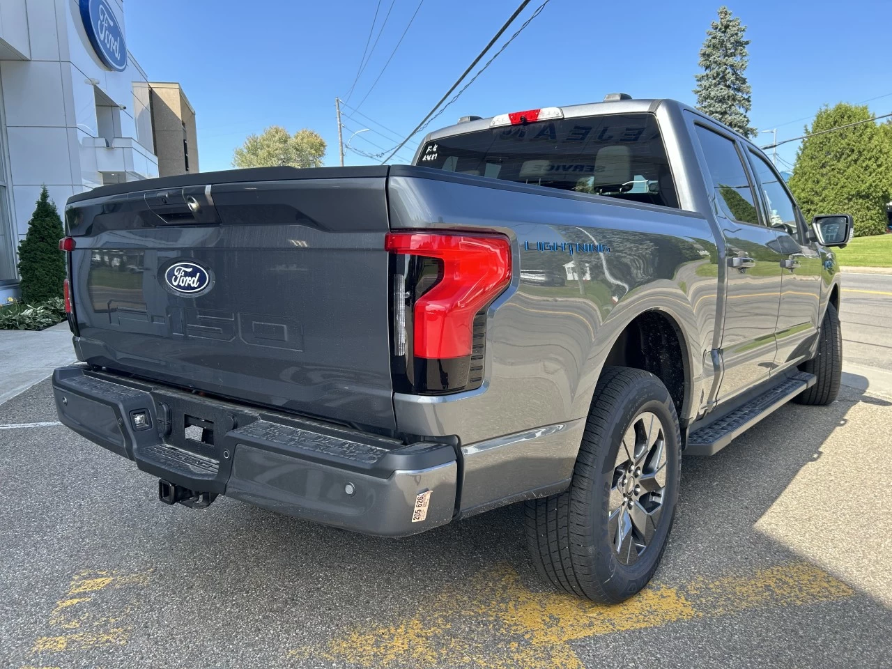 2024 Ford F-150 Lightning FLASH 4x4 https://www.st-norbertford.com/resize/b990ff35b810a3abc0cc817b2ca24889-1