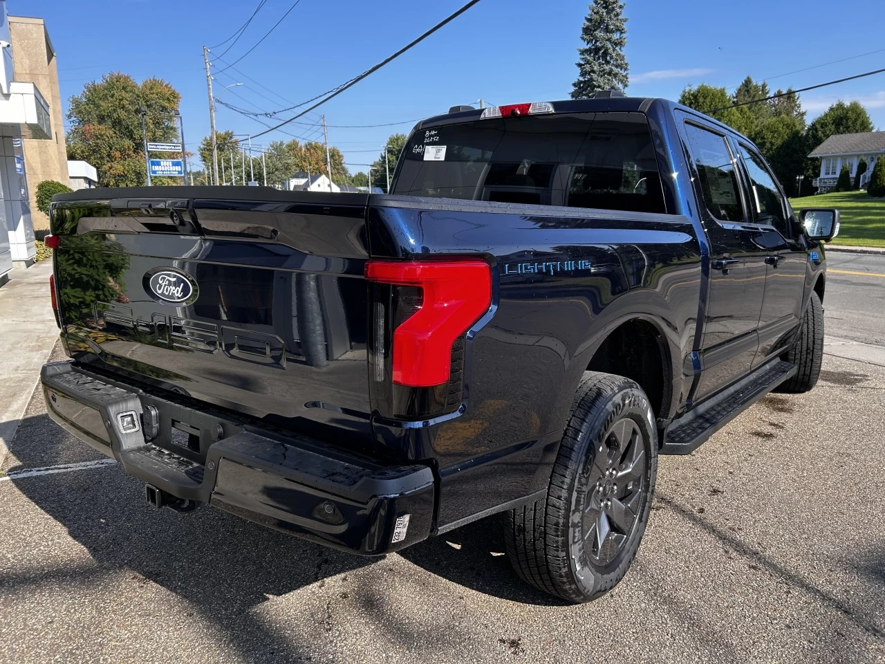 2024 Ford F-150 Lightning FLASH 4x4 https://www.st-norbertford.com/resize/b990ff35b810a3abc0cc817b2ca24889-1