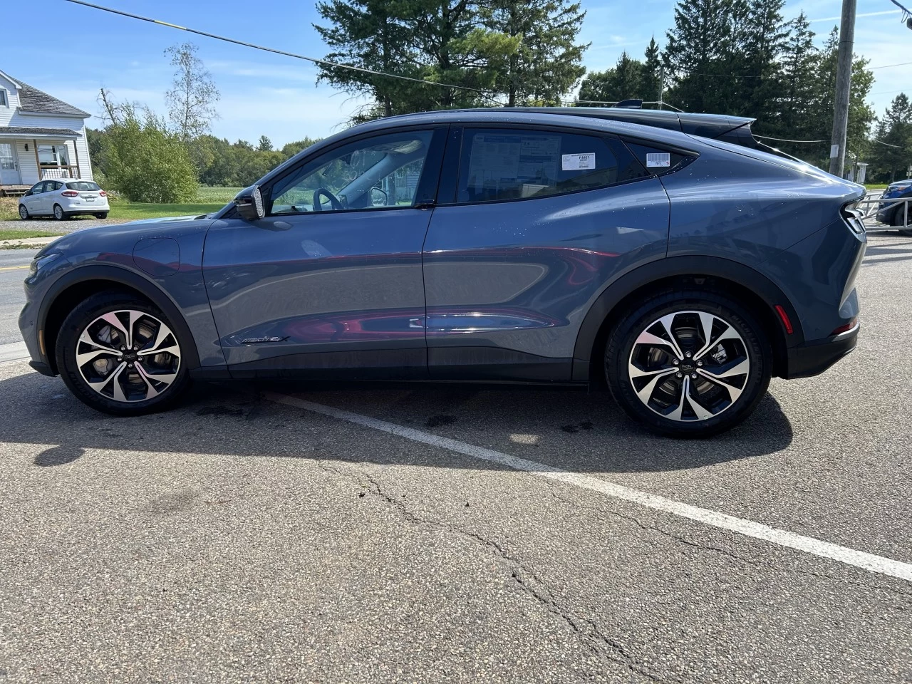 2024 Ford Mustang Mach-E Select AWD https://www.st-norbertford.com/resize/b990ff35b810a3abc0cc817b2ca24889-1