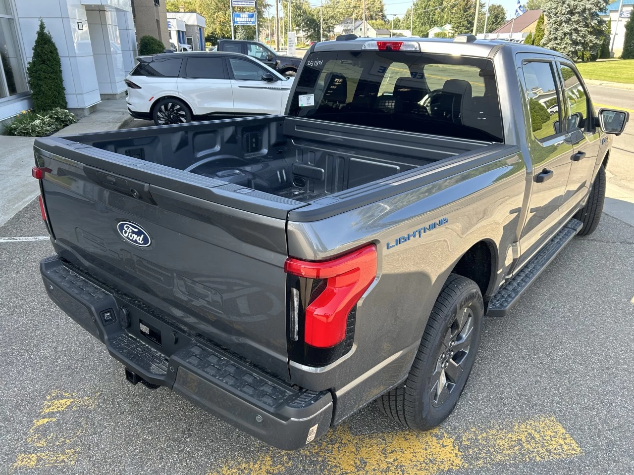 2024 Ford F-150 Lightning XLT 4x4 https://www.st-norbertford.com/resize/b990ff35b810a3abc0cc817b2ca24889-1