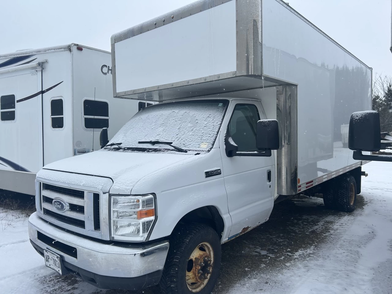 2017 Ford Econoline Commercial E-450 Super Duty DRW Main Image