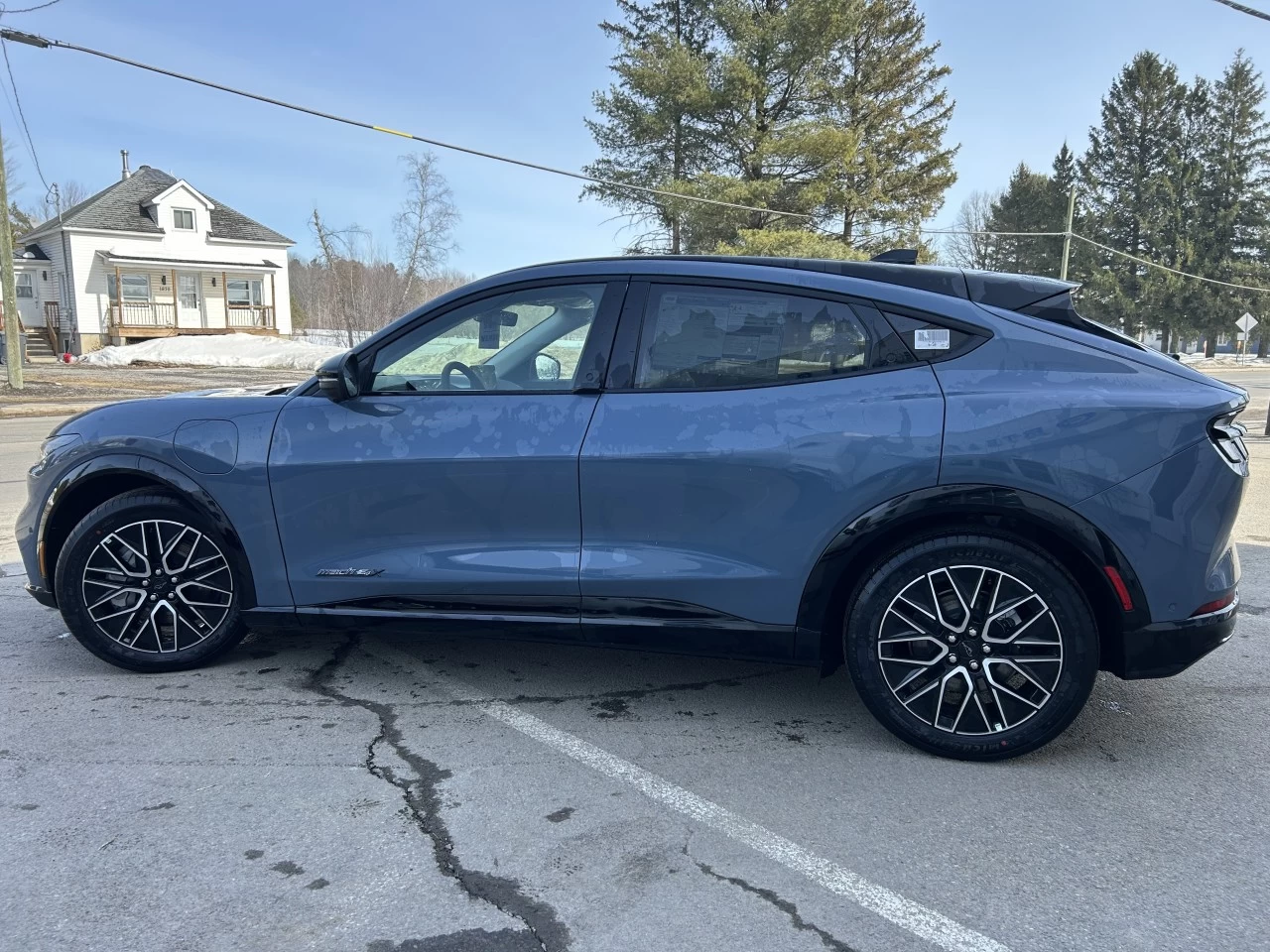 2024 Ford Mustang Mach-E PREMIUM AWD https://www.st-norbertford.com/resize/b990ff35b810a3abc0cc817b2ca24889-1