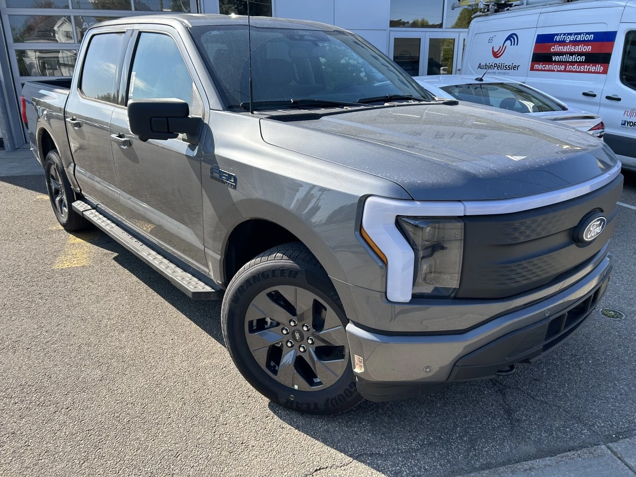 2024 Ford F-150 Lightning FLASH 4X4 https://www.st-norbertford.com/resize/b990ff35b810a3abc0cc817b2ca24889-1