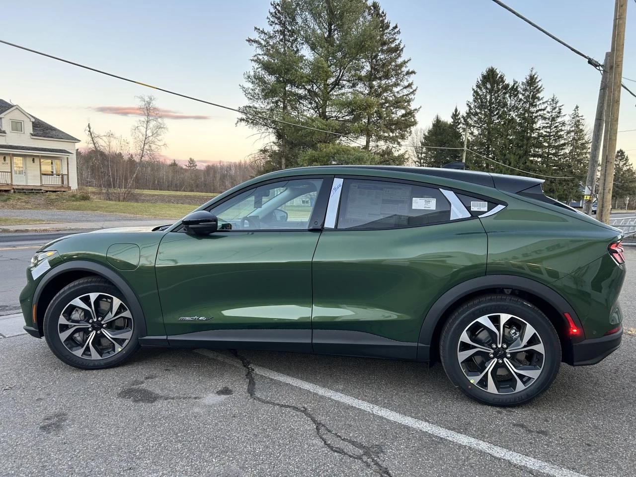 2024 Ford Mustang Mach-E Select AWD https://www.st-norbertford.com/resize/b990ff35b810a3abc0cc817b2ca24889-1