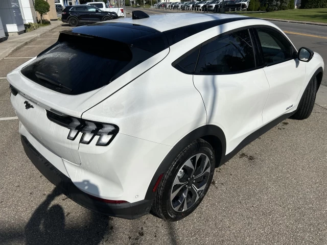 Ford Mustang Mach-E Select AWD 2024