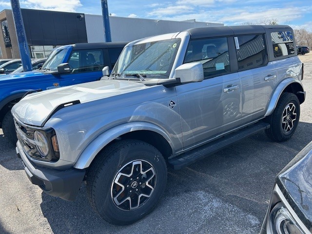 Ford 2024 Bronco Outer Banks 4x4