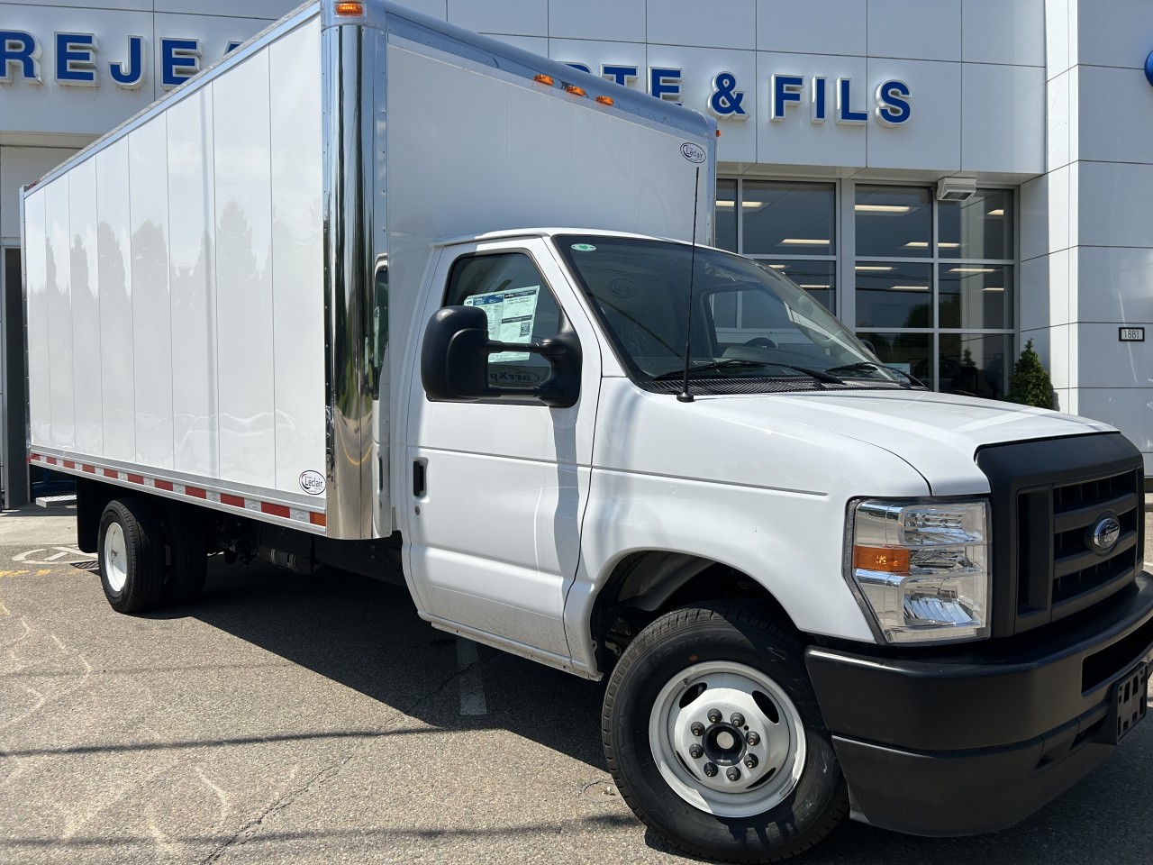 Ford 2024 Série E tronqué E-350 WB