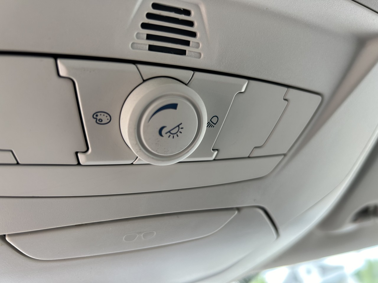 2014 Ford C-Max Énergie SEL Main Image