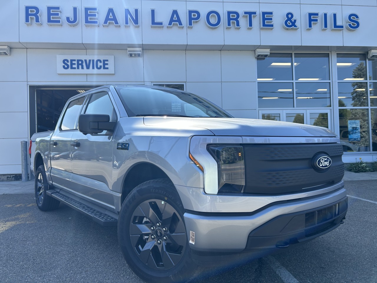 Ford 2024 F-150 Lightning XLT 4x4