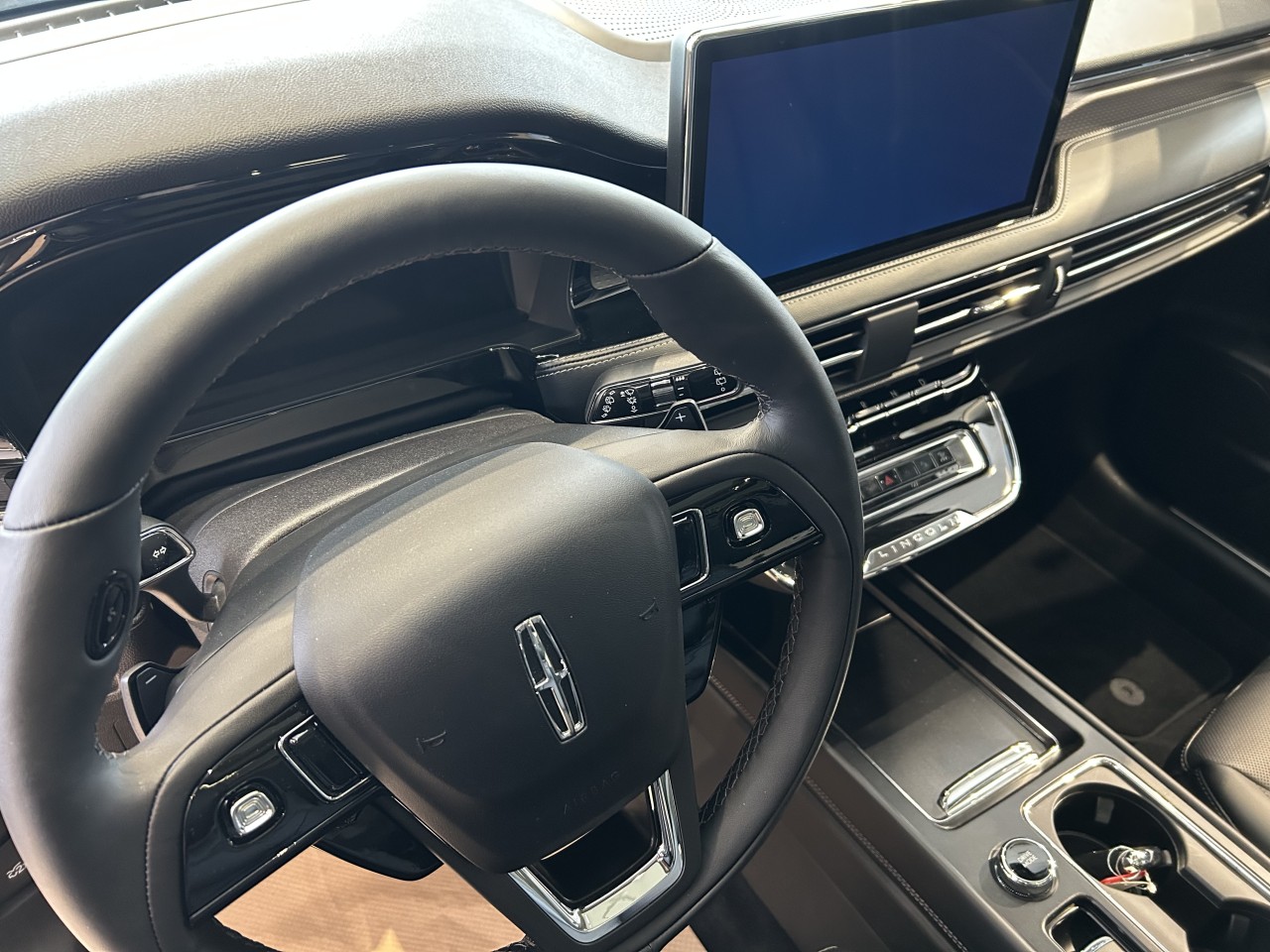 2025 Lincoln Corsair Resreve AWD Main Image