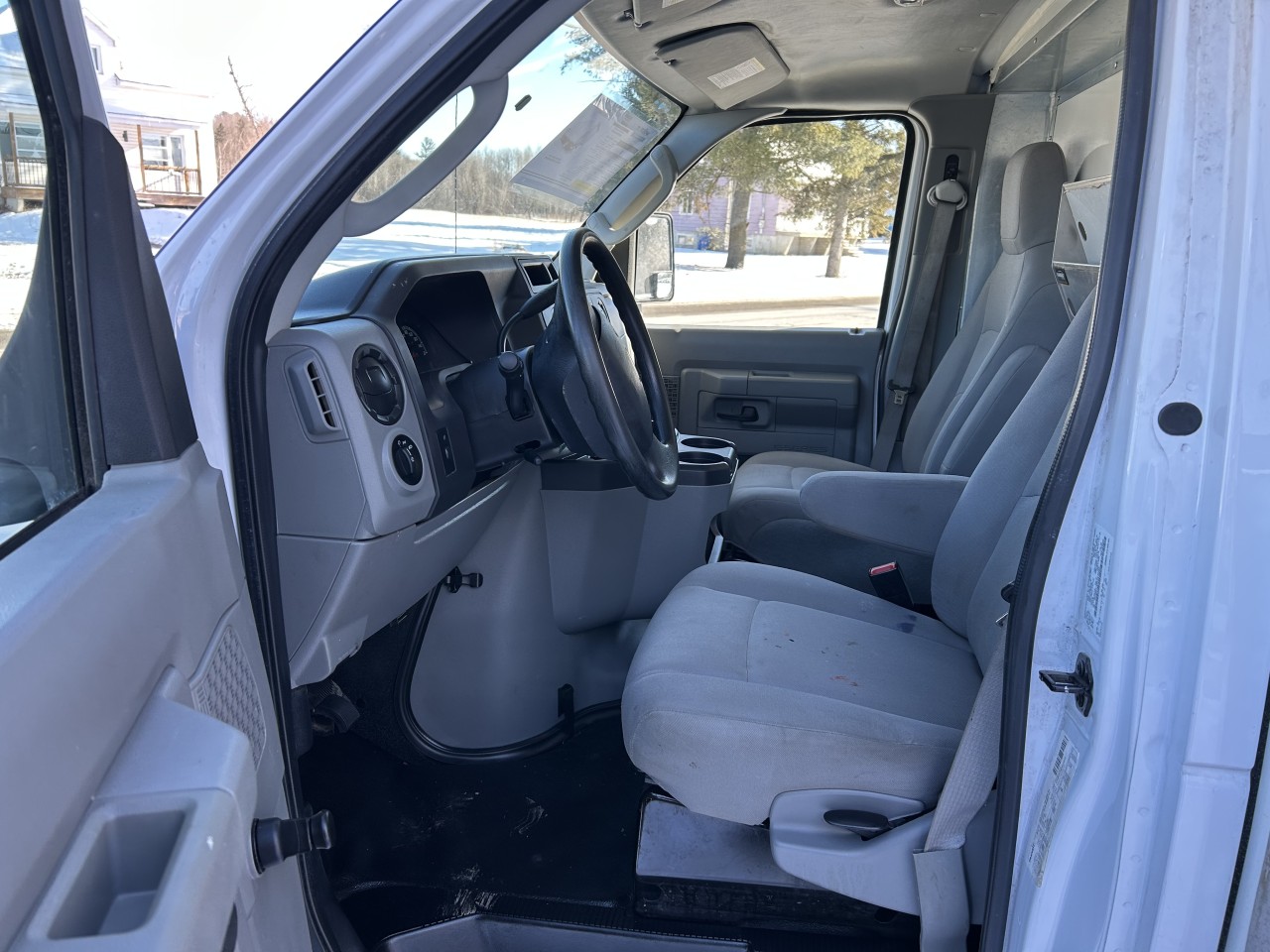 2019 Ford SÉrie E tronquÉ E-450 DRW WB Main Image