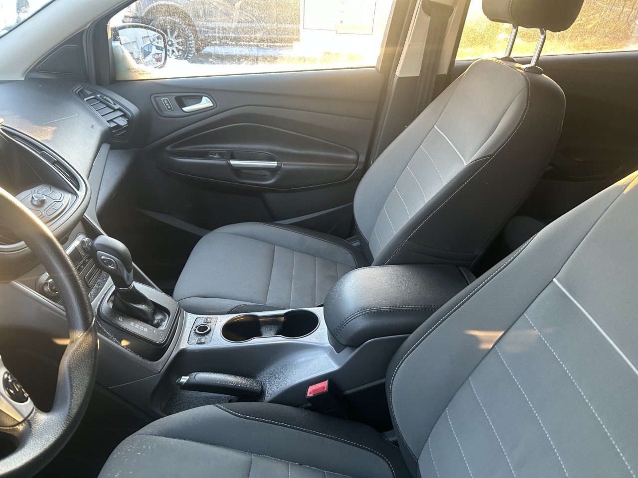 2015 Ford Escape SE Main Image