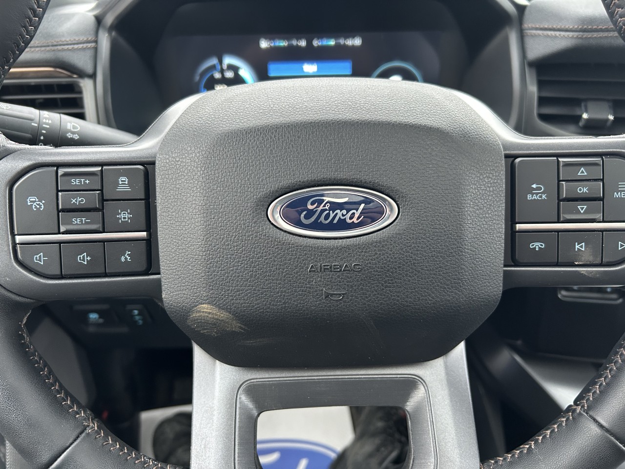 2023 Ford F-150 Lightning Lariat AWD Main Image