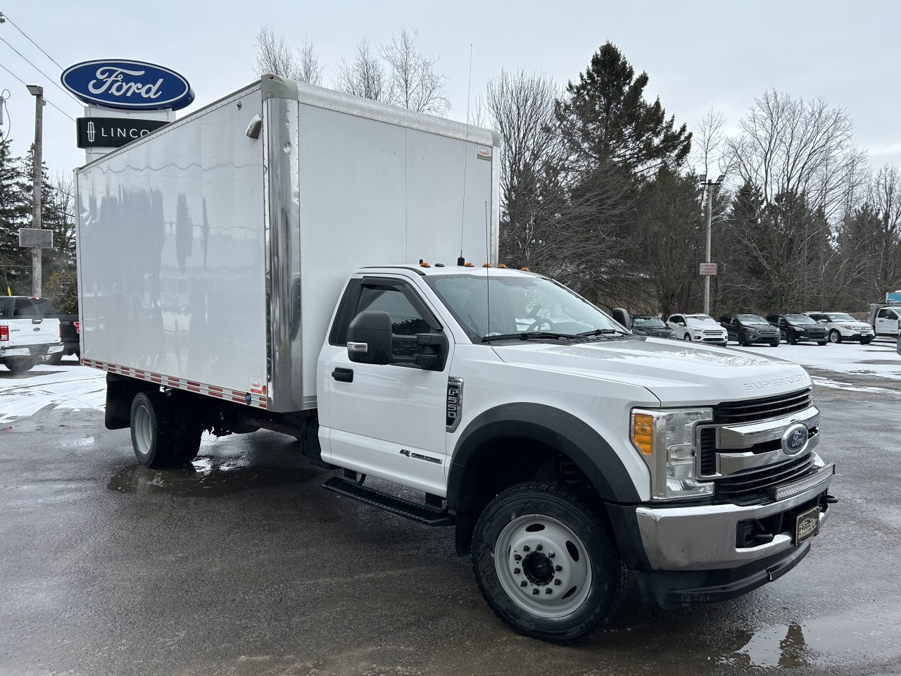 Ford 2017 Super Duty F-550 DRW XLT